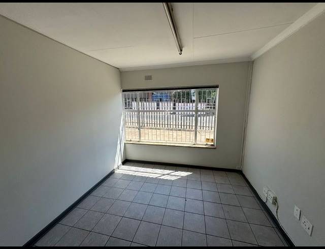400M² WAREHOUSE TO LET IN WYNBERG